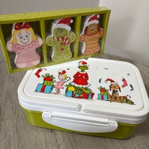 Grinch Tabletop Decor and Container Bundle